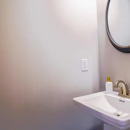 Chic Townhome In Trendy East Nash Holiday home
