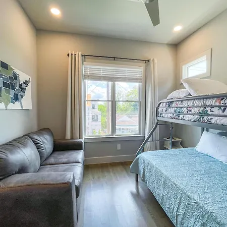 Modern Duplex - 1 Mile From Robust Nightlife *