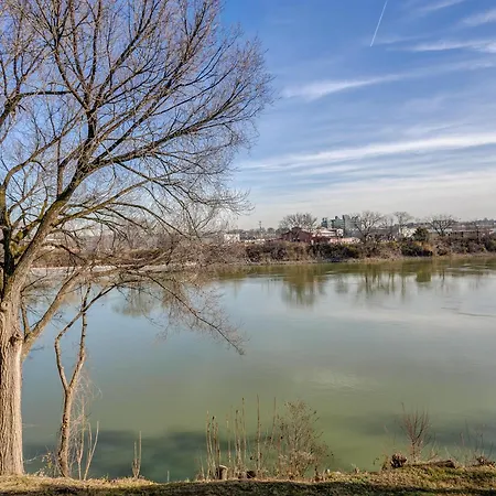 Holiday home Riverfront Minutes From Broadway