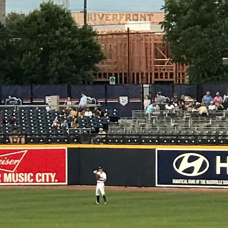 Riverfront In Dt