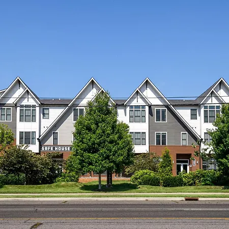 Quiet - Prime Locale Within Mins To Dt Holiday home Nashville