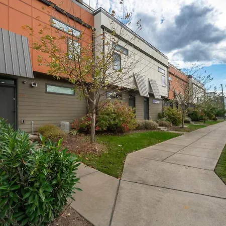 Holiday home Modern 2 Bdr Townhome Minutes From Downtown Nashville