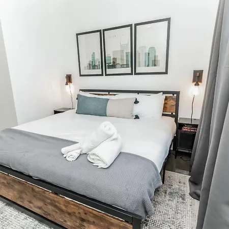 1 Bedroom Loft Near Centennial Park