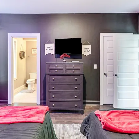 Pet-friendly Abode W/ Balcony In East Nashville! Holiday home Nashville