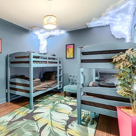 Pet-friendly Abode W/ Balcony In East Nashville!