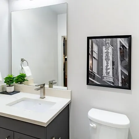 The Odyssey By Avantstay Apartment