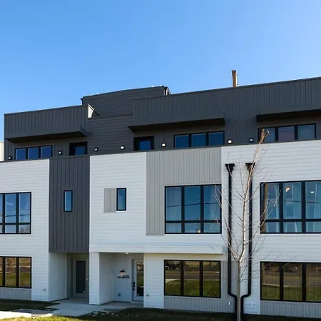 The Hideout Icon-inspired Style & Rooftop Chill * Nashville