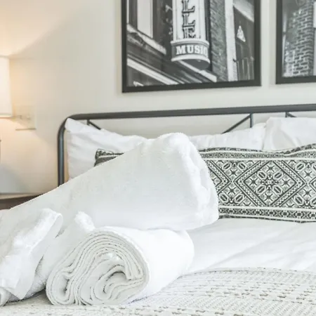 Chic For 4 Near West End Holiday home Nashville