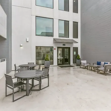 Holiday home Chic For 8 In Desirable Gulch Neighborhood *