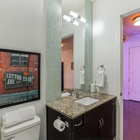 Holiday home 1 Bdr Loft Near The Parthenon *