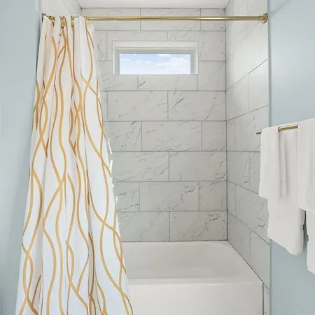 Chic Townhome For 8 W Rooftop