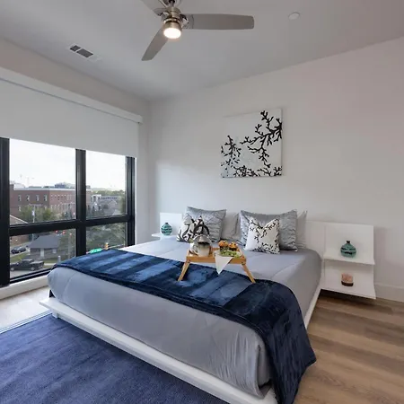 West End Getaway For 5 With Pool