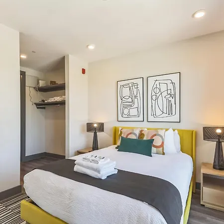 Gorgeous For 8 With Rooftop & Gym Near Dt Apartment Nashville