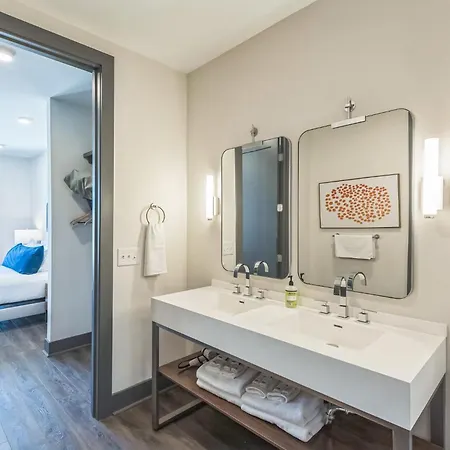 Gorgeous For 8 With Rooftop & Gym Near Dt Apartment *