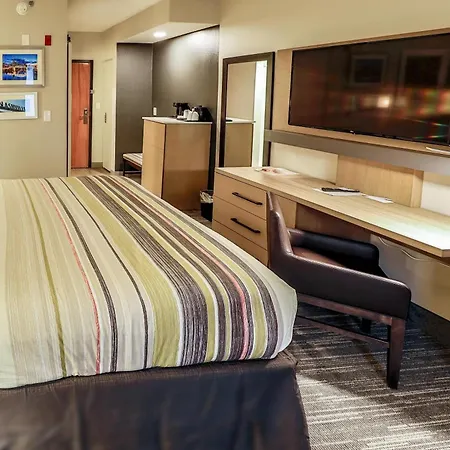 Country & By Radisson Airport Tn Hotel Nashville