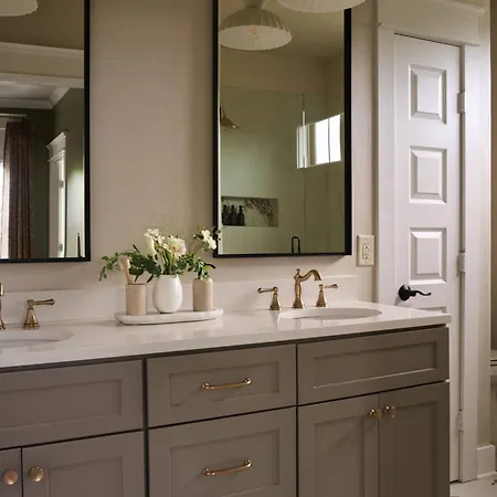 *new* East Luxe Townhouse, Sleeps 6 Holiday home Nashville