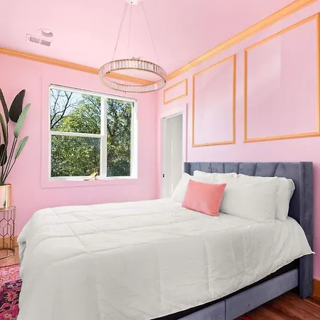 The Dolly House 8br Sleeps 24 5min To Dt *