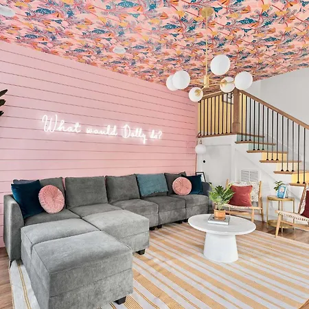 Dollys Dream House Champagne Bar W Dt Views Holiday home Nashville