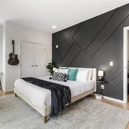 Riverview With Garage And Balcony And Walk Downtown Nashville