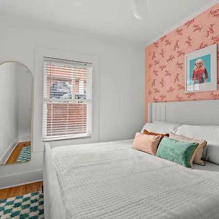 Holiday home The Dolly House On Music Row - 4br - Sleeps 12 *