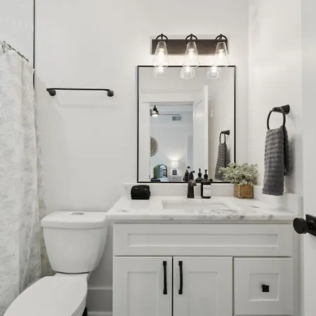 Nash Urban Oasis With Rooftop And Modern Amenities Holiday home *