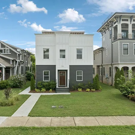 Holiday home Nash Urban Oasis With Rooftop And Modern Amenities *
