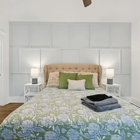 Holiday home Nash Urban Oasis With Rooftop And Modern Amenities Nashville
