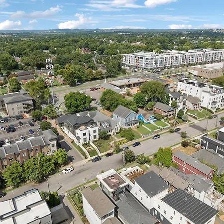 Holiday home Nash Urban Oasis With Rooftop And Modern Amenities Nashville