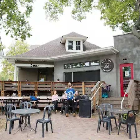 Rooftop Patio With Parking Walk To Belmont And 12 South * Nashville