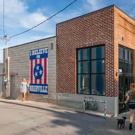 Rooftop Patio With Parking Walk To Belmont And 12 South