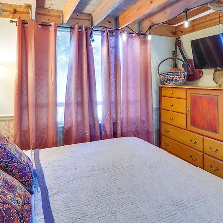 Spacious Retreat W/ Yard: Wfh Friendly!