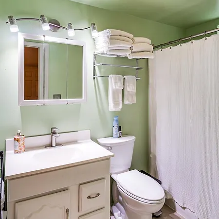 Spacious Retreat W/ Yard: Wfh Friendly! *