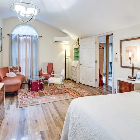 Spacious Retreat W/ Yard: Wfh Friendly! Nashville