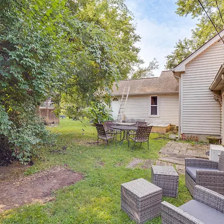 Holiday home Spacious Retreat W/ Yard: Wfh Friendly! *
