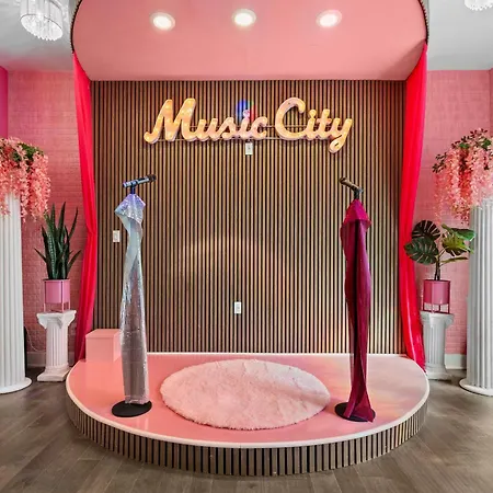 Apartment Pink Honky-tonk Karaoke Stage, Pink Glam & Bar