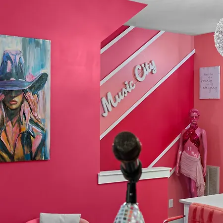 Pink Honky-tonk Karaoke Stage, Pink Glam & Bar Apartment *