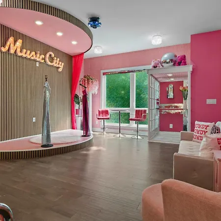 Pink Honky-tonk Karaoke Stage, Pink Glam & Bar Apartment