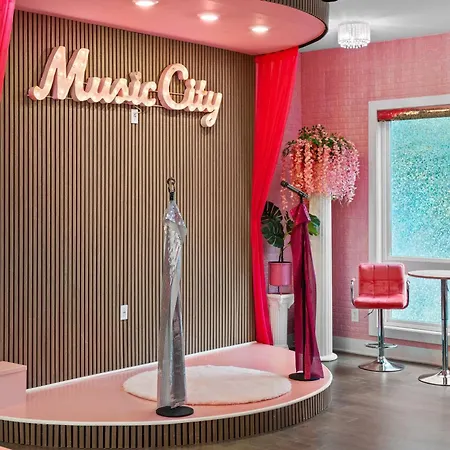 Pink Honky-tonk Karaoke Stage, Pink Glam & Bar *