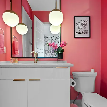 Pink Honky-tonk Karaoke Stage, Pink Glam & Bar Apartment Nashville