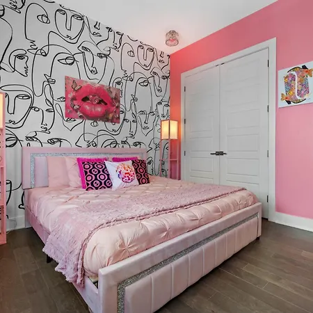Pink Honky-tonk Karaoke Stage, Pink Glam & Bar Apartment