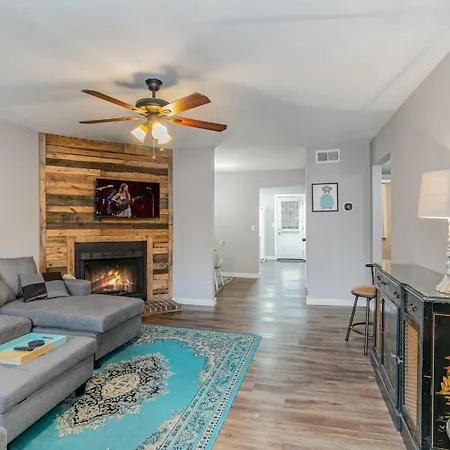 Apartment 2 Units, Sleeps 16, Mins To Downtown - Airport