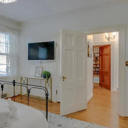 Charmed Manor Villa *