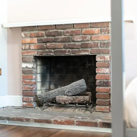 Centennial Park Getaway - 2bdrm