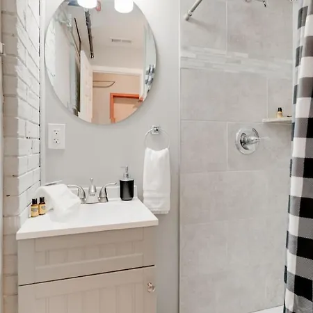 Parthenon Getaway - 2bdrm * Nashville
