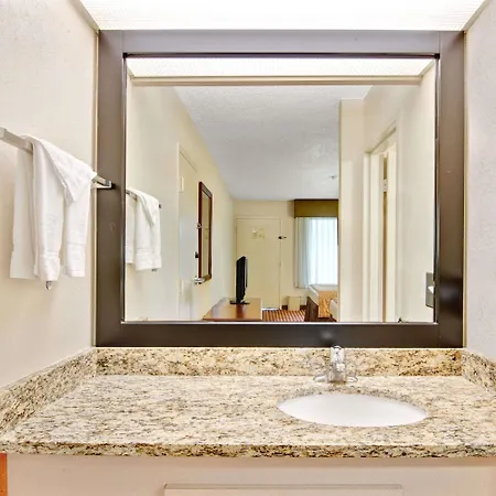 Baymont By Wyndham Airport Nashville