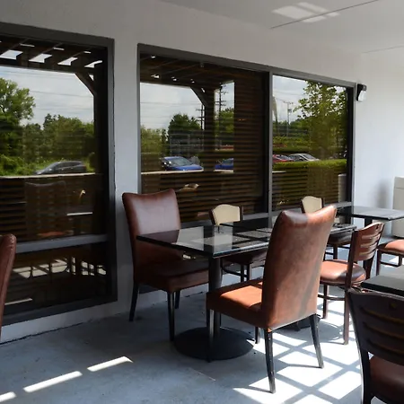 Hotel Baymont By Wyndham Airport 2*