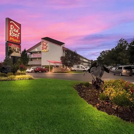 Red Roof Plus+ Airport 3* Nashville