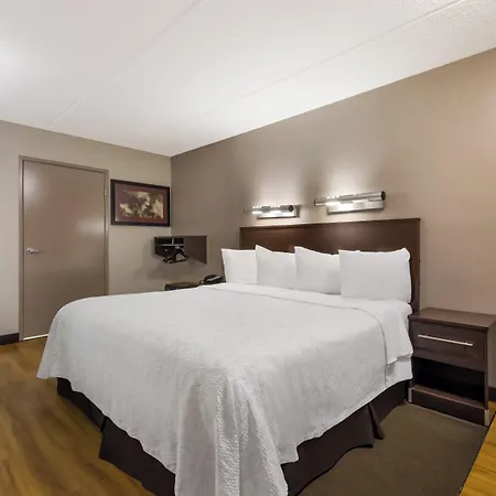 Red Roof Plus+ Airport 3* Nashville