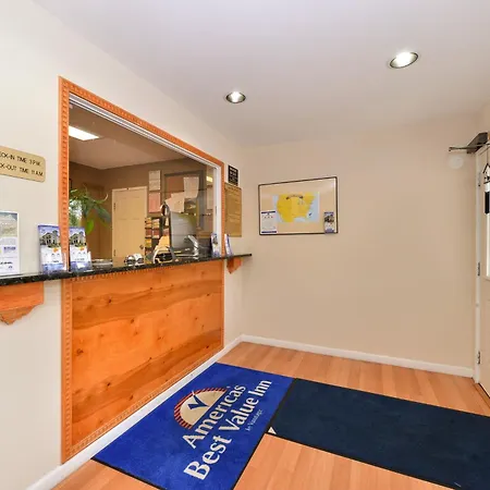 Motel Americas Value Near Downtown Nashville