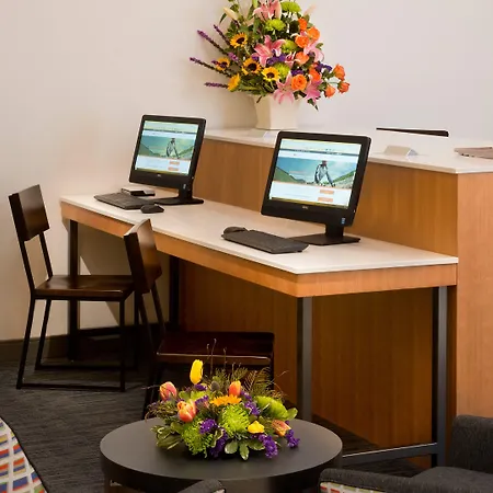 Express Airport By Ihg Hotel